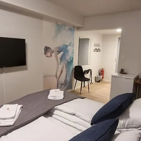 Sentrum 게스트하우스 Husnes