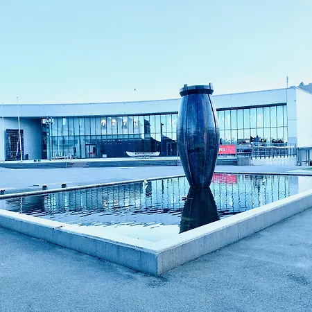 Sentrum Гостевой дом Husnes