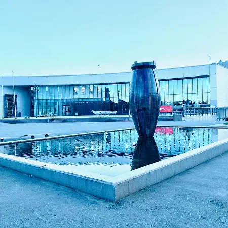 Πανσιόν Sentrum Husnes